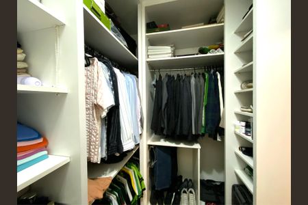 Apartamento à venda com 160m², 4 quartos e 2 vagasCloset da suíte 1