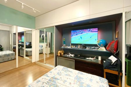 Apartamento à venda com 160m², 4 quartos e 2 vagasSuite 2