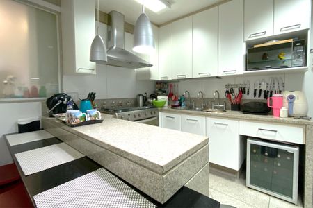 Apartamento à venda com 160m², 4 quartos e 2 vagasCozinha