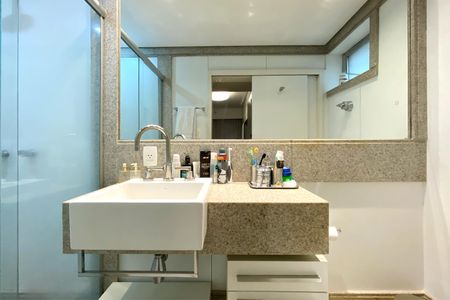 Apartamento à venda com 160m², 4 quartos e 2 vagasBanheiro da Suíte 2