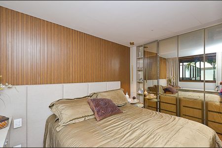 Apartamento à venda com 134m², 2 quartos e 3 vagas Apartamento à venda com 134m², 2 quartos e 3 vagasSuíte