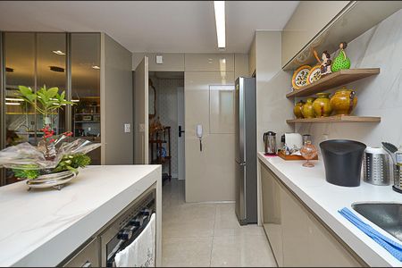 Apartamento à venda com 134m², 2 quartos e 3 vagas Apartamento à venda com 134m², 2 quartos e 3 vagasCozinha