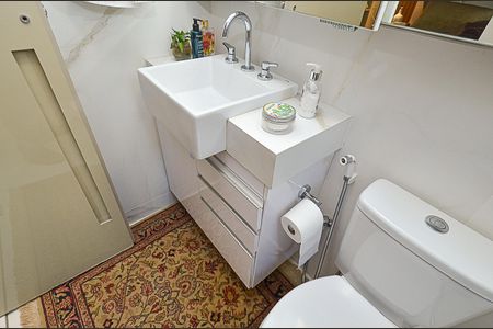 Apartamento à venda com 134m², 2 quartos e 3 vagas Apartamento à venda com 134m², 2 quartos e 3 vagasBanheiro Suíte