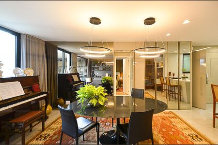 Apartamento à venda com 134m², 2 quartos e 3 vagas Apartamento à venda com 134m², 2 quartos e 3 vagasSala Ambientes