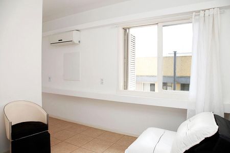 Sala de apartamento para alugar com 1 quarto, 30m² em Centro Histórico, Porto Alegre