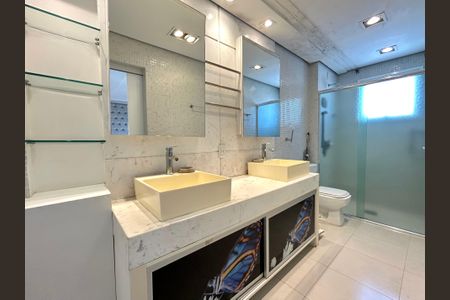 Apartamento para alugar com 137m², 2 quartos e 2 vagasBanheiro suíte 1