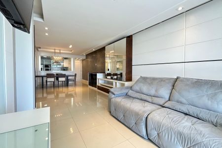 Apartamento para alugar com 137m², 2 quartos e 2 vagasSala