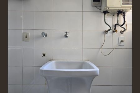 Apartamento à venda com 76m², 3 quartos e 1 vagaÁrea de Serviço