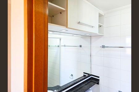 Apartamento à venda com 76m², 3 quartos e 1 vagaBanheiro da Suíte 01