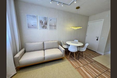 Sala  de apartamento para alugar com 2 quartos, 49m² em Hípica, Porto Alegre