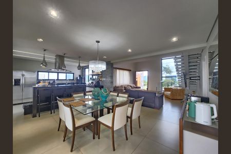 Sala  de casa de condomínio à venda com 4 quartos, 300m² em Casa Branca, Brumadinho