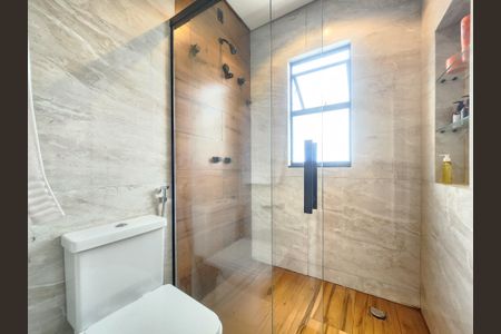Banheiro da Suíte 1 de casa de condomínio à venda com 4 quartos, 300m² em Casa Branca, Brumadinho