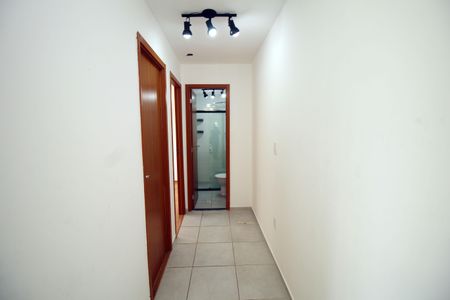 Sala - Corredor de apartamento para alugar com 2 quartos, 48m² em Inhaúma, Rio de Janeiro