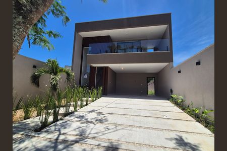 Casa de condomínio à venda com 220m², 4 quartos e 4 vagasFachada 