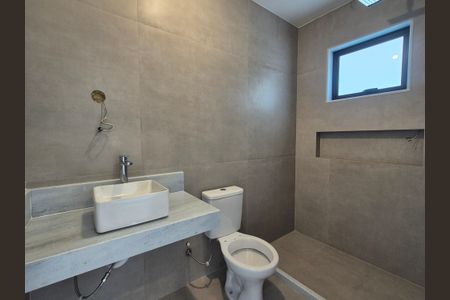 Casa de condomínio à venda com 220m², 4 quartos e 4 vagasBanheiro suite 3