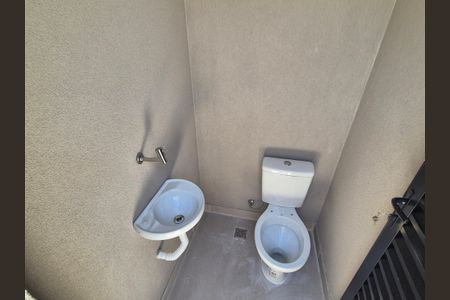 Casa de condomínio à venda com 220m², 4 quartos e 4 vagasLavabo 2