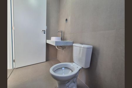 Casa de condomínio à venda com 220m², 4 quartos e 4 vagasBanheiro suite 1