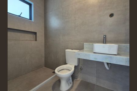 Casa de condomínio à venda com 220m², 4 quartos e 4 vagasBanheiro suite 2