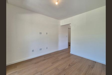 Casa de condomínio à venda com 220m², 4 quartos e 4 vagasSuíte 4