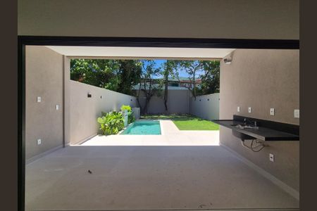 Casa de condomínio à venda com 220m², 4 quartos e 4 vagasVaranda gourmet 