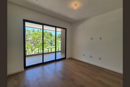 Casa de condomínio à venda com 220m², 4 quartos e 4 vagasSuíte 4