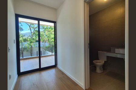 Casa de condomínio à venda com 220m², 4 quartos e 4 vagasSuíte 2