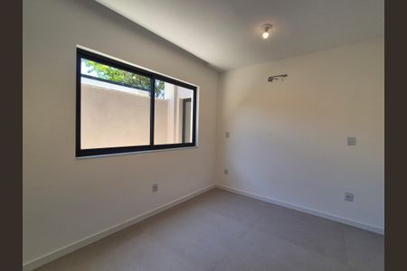 Casa de condomínio à venda com 220m², 4 quartos e 4 vagasSuíte 1