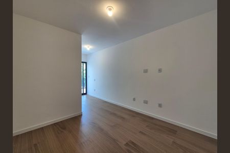 Casa de condomínio à venda com 220m², 4 quartos e 4 vagasSuíte 3