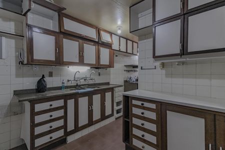 Apartamento à venda com 200m², 3 quartos e 2 vagasCozinha