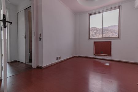 Apartamento à venda com 200m², 3 quartos e 2 vagasQuarto 2