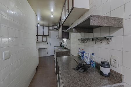 Apartamento à venda com 200m², 3 quartos e 2 vagasCozinha