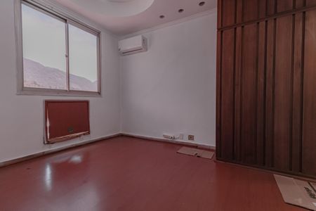 Apartamento à venda com 200m², 3 quartos e 2 vagasQuarto 2