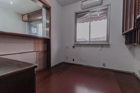 Apartamento à venda com 200m², 3 quartos e 2 vagasEscritório