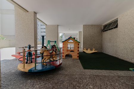 Apartamento à venda com 200m², 3 quartos e 2 vagasÁrea comum - Playground