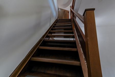 Apartamento à venda com 200m², 3 quartos e 2 vagasEscada de acesso a Sala 2 e Terraço