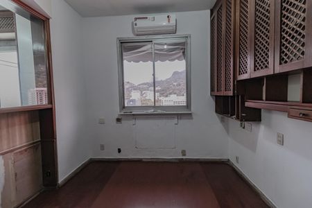 Apartamento à venda com 200m², 3 quartos e 2 vagasEscritório