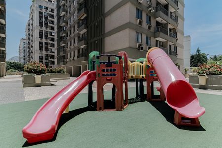 Apartamento à venda com 200m², 3 quartos e 2 vagasÁrea comum - Playground