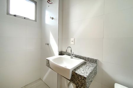 Apartamento à venda com 62m², 2 quartos e 2 vagas Apartamento à venda com 62m², 2 quartos e 2 vagasBanheiro da Suíte 1