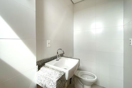 Apartamento à venda com 62m², 2 quartos e 2 vagas Apartamento à venda com 62m², 2 quartos e 2 vagasBanheiro da Suíte 1