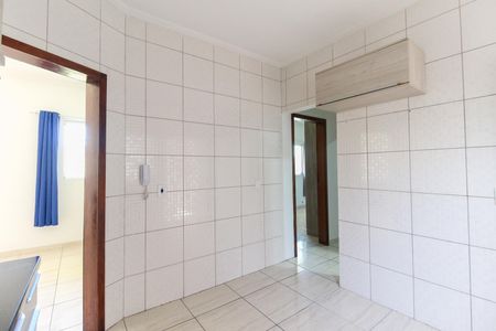 Casa de condomínio para alugar com 62m², 2 quartos e 2 vagas Casa de condomínio para alugar com 62m², 2 quartos e 2 vagasCozinha