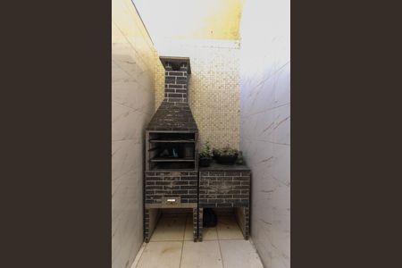 Casa de condomínio para alugar com 62m², 2 quartos e 2 vagas Casa de condomínio para alugar com 62m², 2 quartos e 2 vagasChurrasqueira