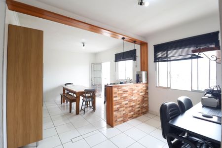 Casa para alugar com 90m², 2 quartos e 2 vagas