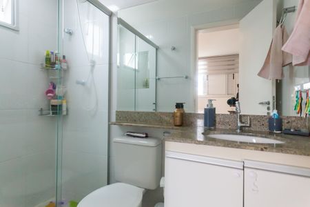 Apartamento à venda com 78m², 2 quartos e 2 vagasBanheiro suite
