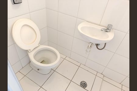 Apartamento para alugar com 94m², 3 quartos e 1 vagaÁrea de Serviço - banheiro