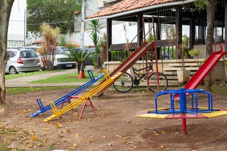 Apartamento para alugar com 44m², 2 quartos e 1 vaga Apartamento para alugar com 44m², 2 quartos e 1 vagaÁrea comum - Playground