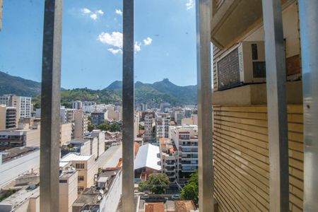Apartamento à venda com 70m², 2 quartos e 1 vaga Apartamento à venda com 70m², 2 quartos e 1 vagaÁrea de Serviço Vista