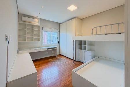 Apartamento à venda com 348m², 4 quartos e 4 vagasQuarto 1 - Piso 1