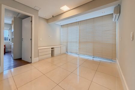 Apartamento à venda com 348m², 4 quartos e 4 vagasPiso 2 - Sala de TV