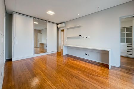Apartamento à venda com 348m², 4 quartos e 4 vagasSuíte Master - Piso 1