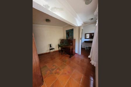 Casa à venda com 2 quartos, 159m² em Vila Bertioga, São Paulo